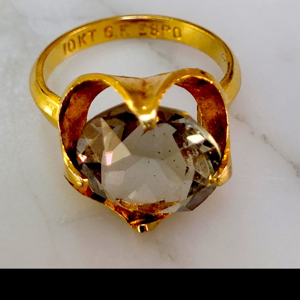 10 KT gold and smoky quartz ring. Size 4